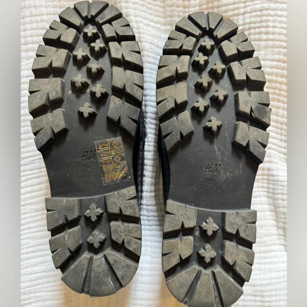 H&M Chunky Loafers in Black (size 10/41) - Picture 9 of 10